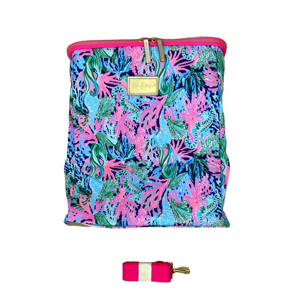 Lilly Pulitzer Handbags - Lilly Pulitzer Insulated Wine Cooler Carrier Navy Bringing Mermaid Back